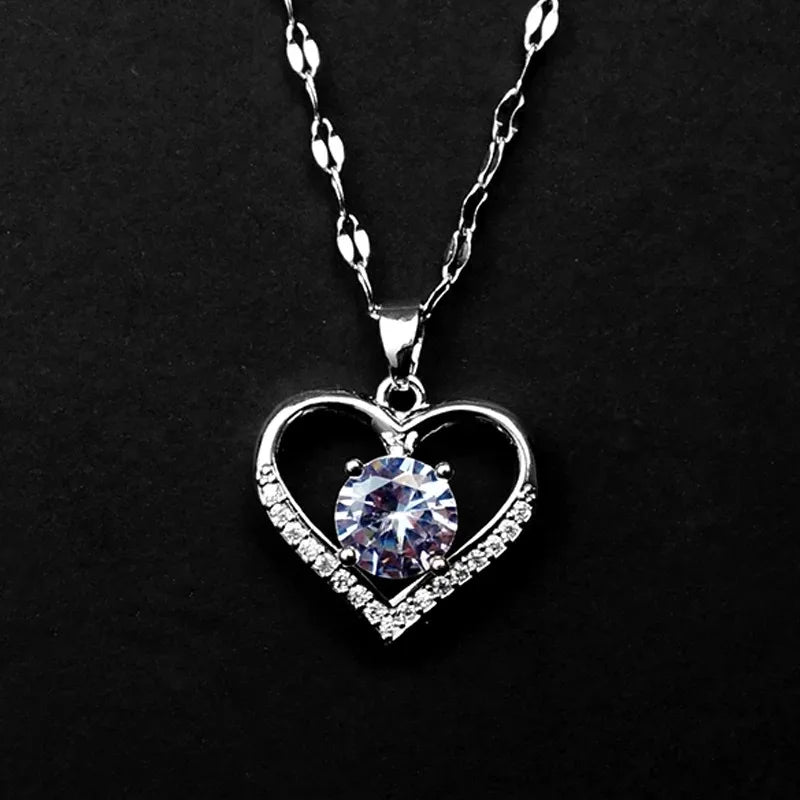 Heart Lips Pendant Necklace