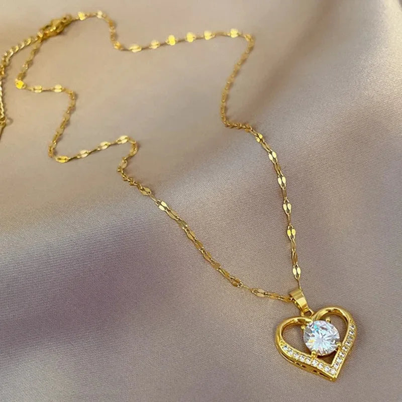 Heart Lips Pendant Necklace